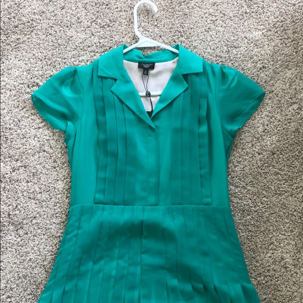 Green light weight lined dress